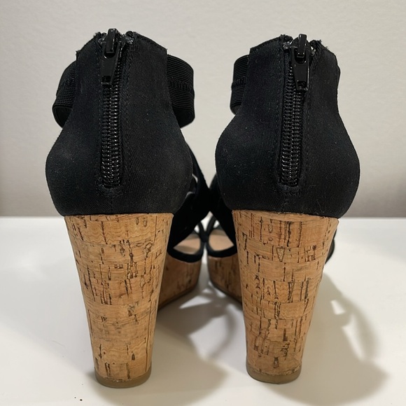Black strappy cork wedges - Picture 3 of 5